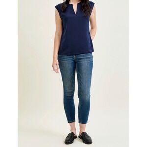 Judy Blue Mid Rise Relaxed Fit Cropped Distressed Denim Jeans Size 31‎